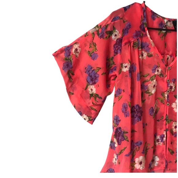 BKE Size S. Sheer Flowy Floral Blouse Coral/Pink Short Sleeve Button Front - Picture 3 of 7